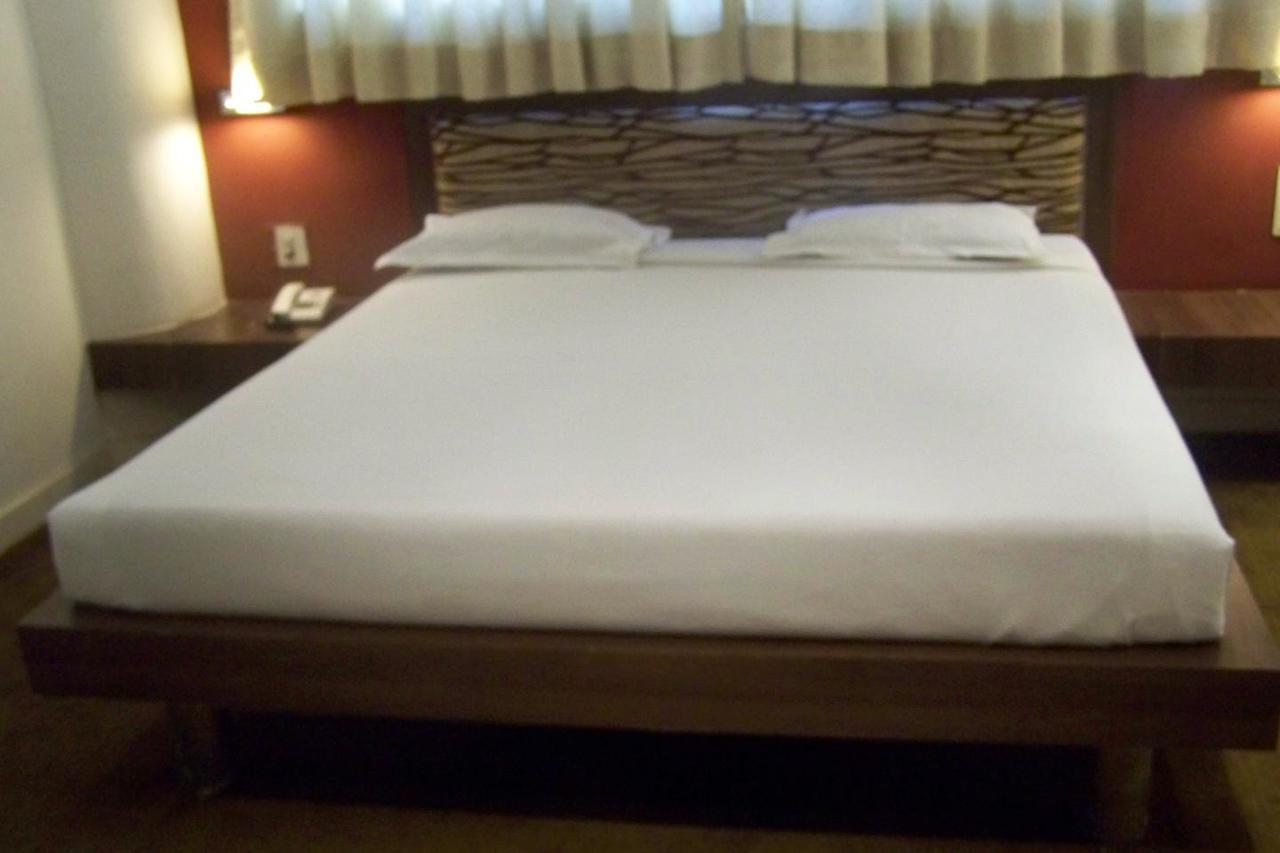 Embassy Hotel Σουράτ Εξωτερικό φωτογραφία